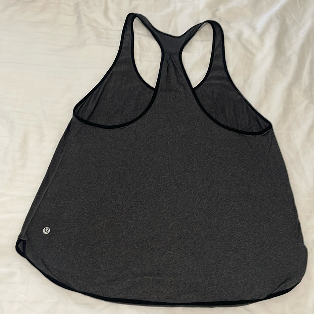 Lululemon top